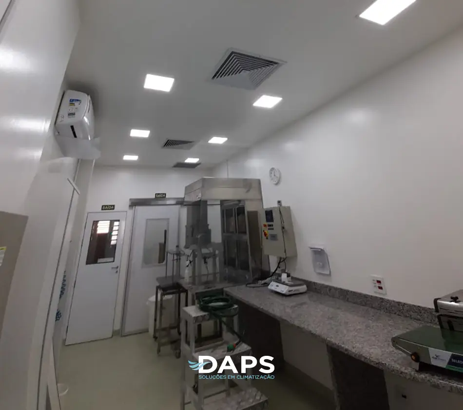 Controle de Temperatura e Umidade para Laboratório