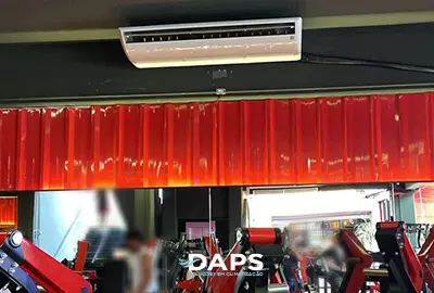 Instalação de ar condicionado piso-teto profissional no Taquaral, Campinas - unidade interna piso-teto com duplo cassete, vácuo profundo 150 microns, projeto CREA-SP, ART e garantia DAPS.