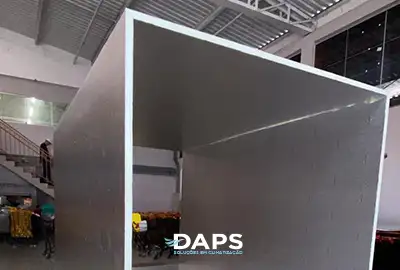 Duto de climatização DAPS instalado dentro de supermercado em Campinas para receber ar de climatizador evaporativo