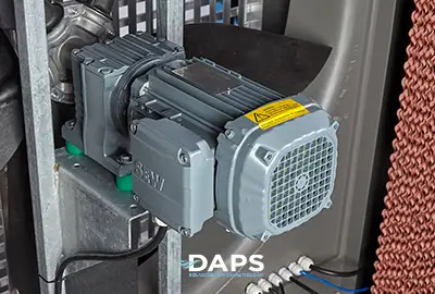 Motor de climatizador evaporativo DAPS revisado em manutenção preventiva em Campinas