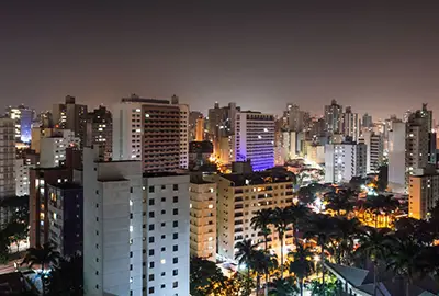 Instalação de ar-condicionado no Cambuí, em Campinas.